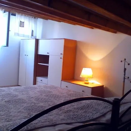 Luka Apartment *